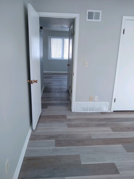Building Photo - 4438 N 61st St