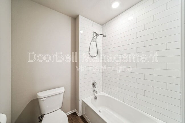 Building Photo - 2709 Stonecreek Dr