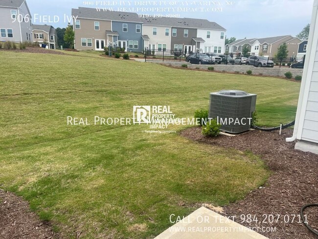 Building Photo - 906 Field Ivy Dr