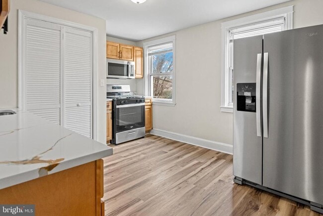 Building Photo - 308 Elrino St