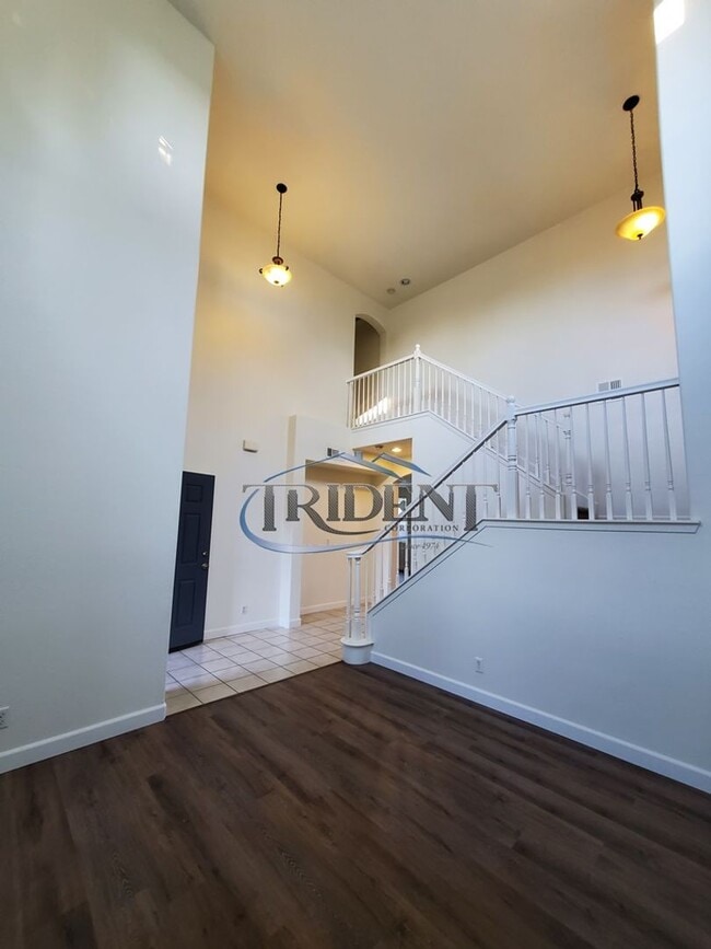 Building Photo - Two Weeks Free Move-in Special!