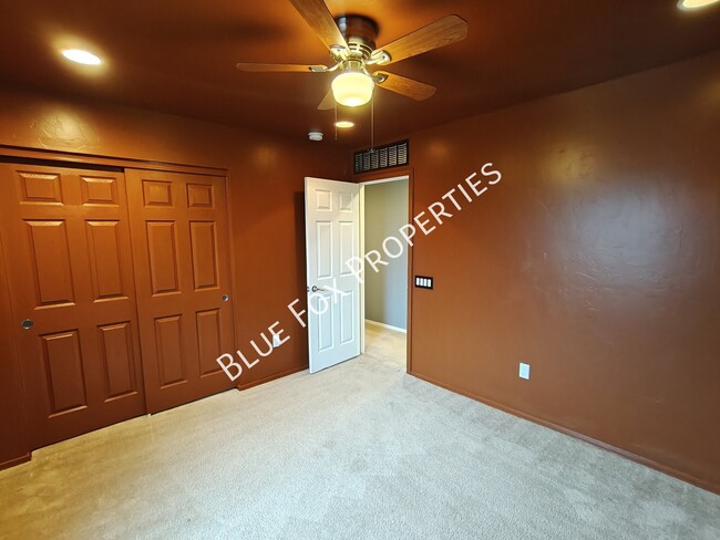 Building Photo - 10947 E Passion Flower Ln