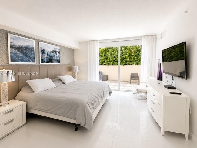 Building Photo - 200 Sunny Isles Blvd