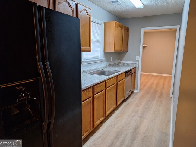 Building Photo - 41 Sandstone Ln