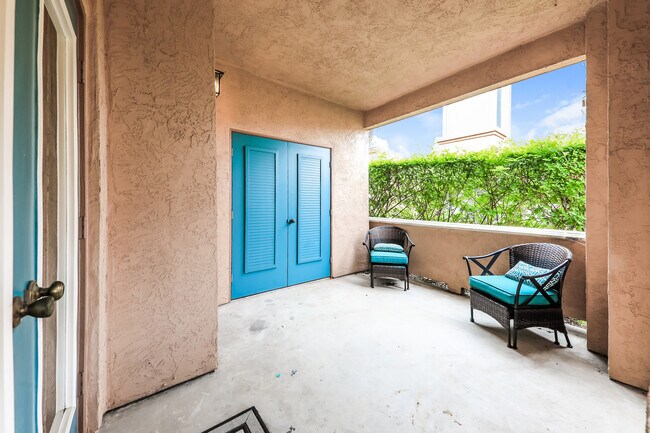Building Photo - 3547 Cameo Dr