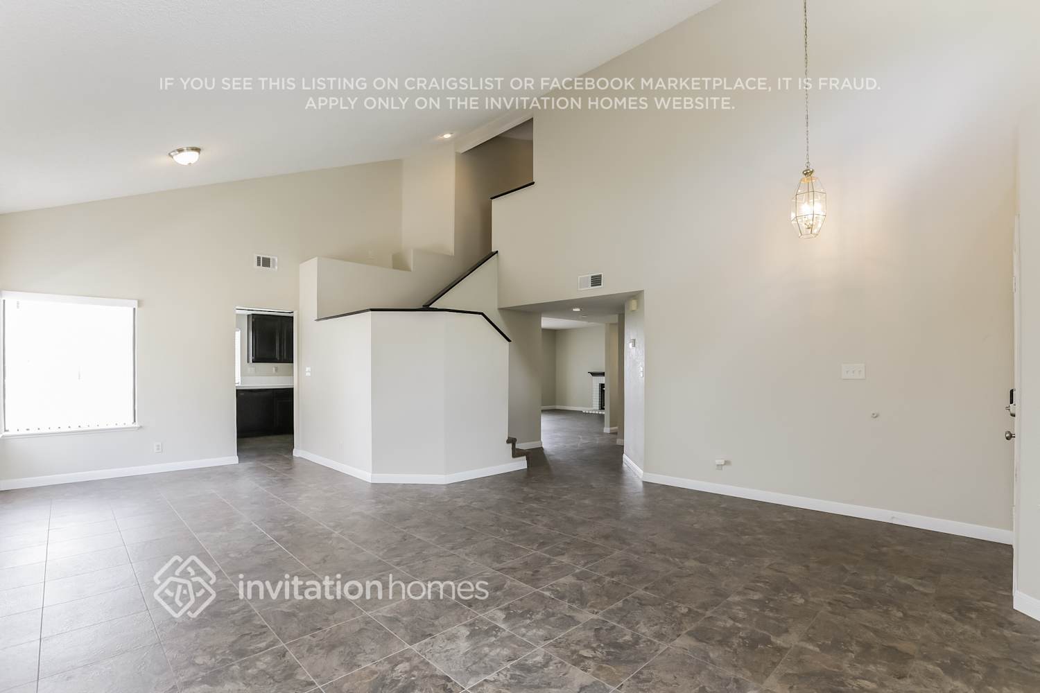 Building Photo - 4553 Grandview Dr