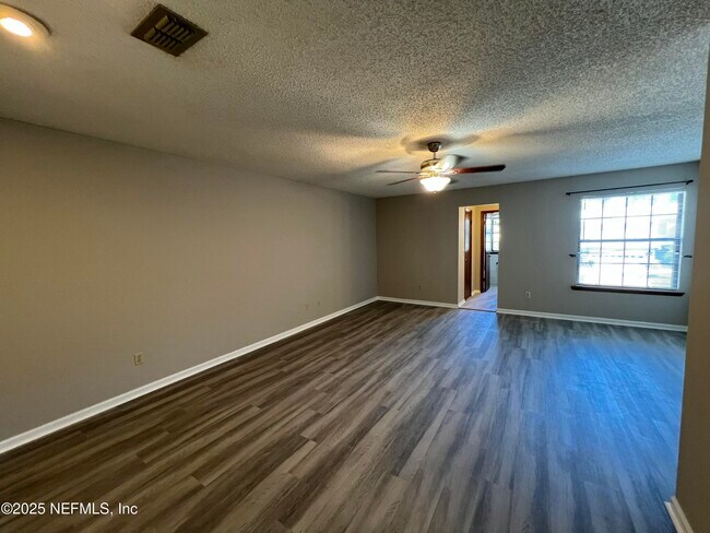 Building Photo - 4022 Laurelwood Dr