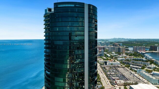 Building Photo - 18555 Collins Ave
