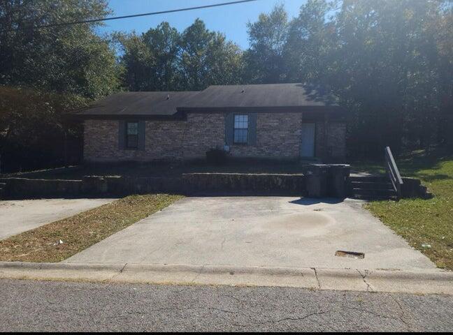 Primary Photo - 2412 Antebellum Dr