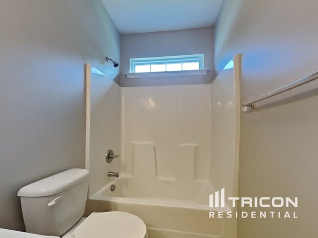 Building Photo - 115 Still Water Cir