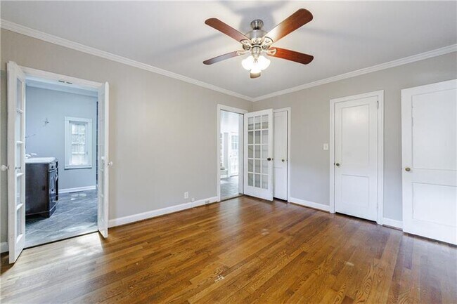 Building Photo - 2311 Pembrook Pl NE