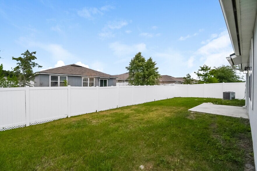 Building Photo - 2035 Pebble Point Dr