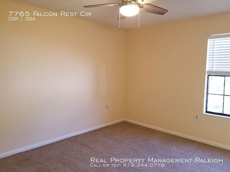 Building Photo - Room in Townhome on Falcon Rest Cir