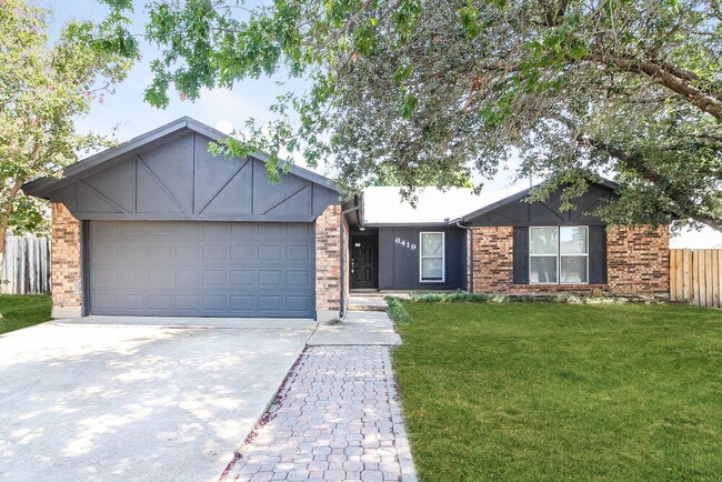 Building Photo - 6419 Twin Spruce Ct