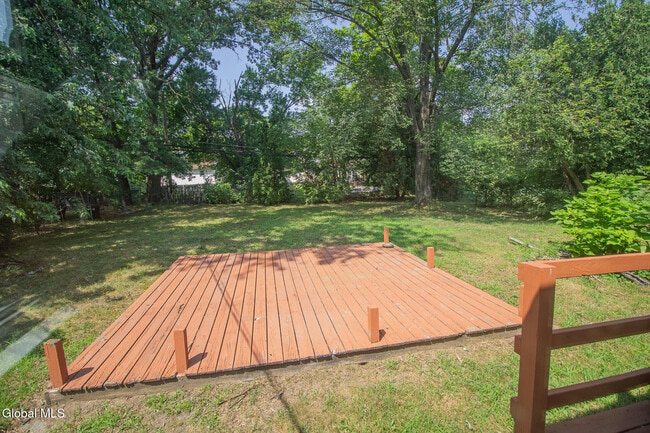 Building Photo - 14 Holly Ln
