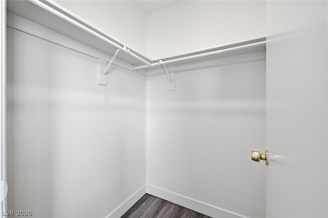 Building Photo - 808 Majestic Rock Cir
