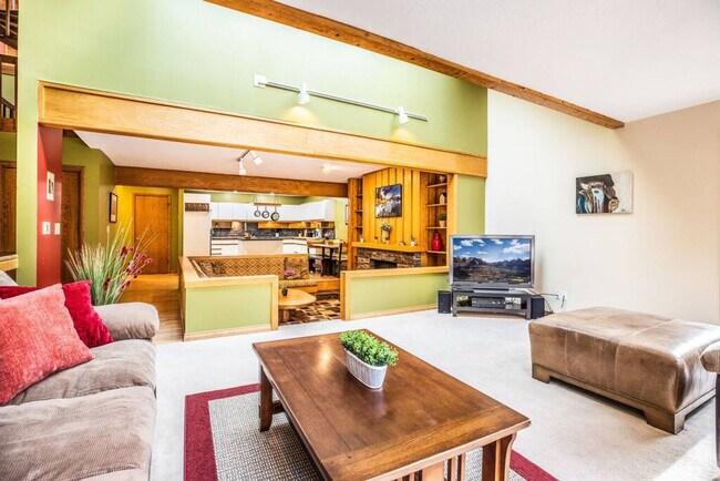 Building Photo - 4094 Quarry Dr