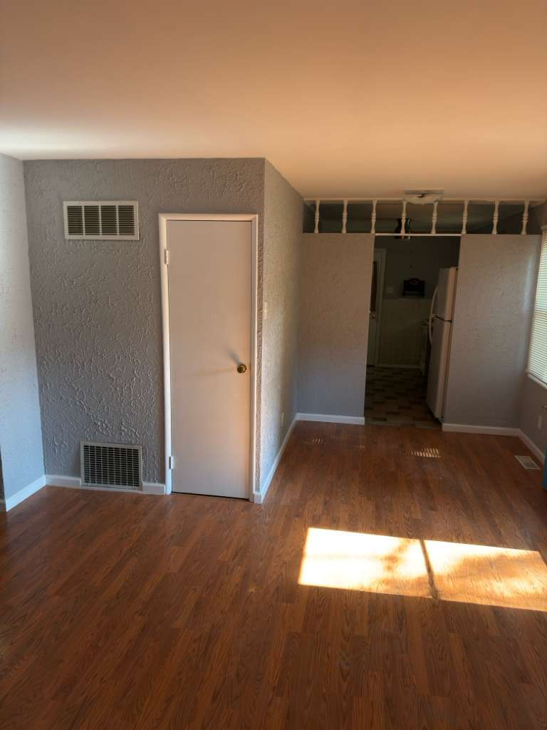 Building Photo - 2575 Hawthorne Manor Dr