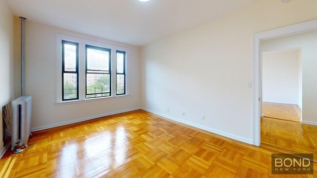 Building Photo - 620 W 171st St