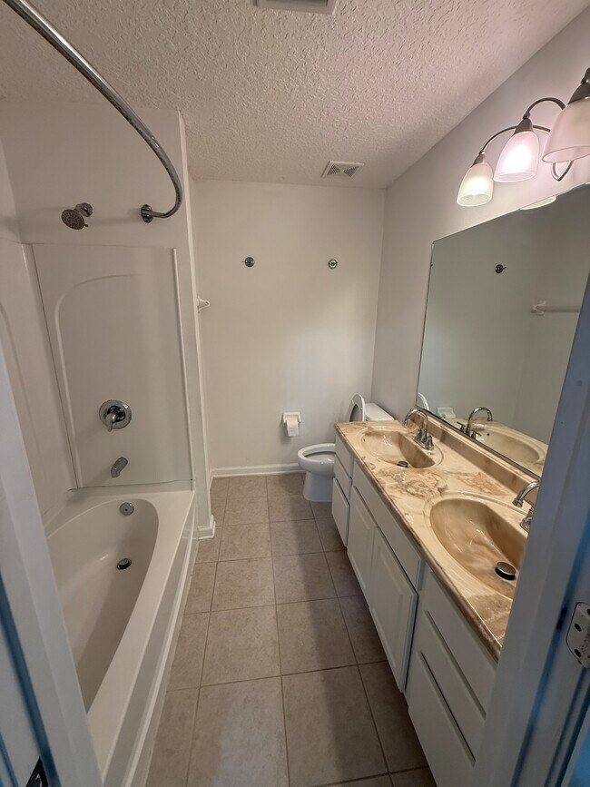 Building Photo - 3530 Summerlin Ln N