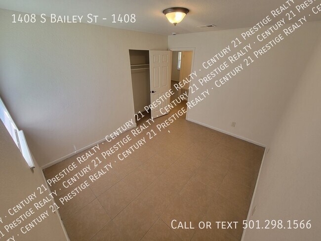 Building Photo - 1408 S Bailey St