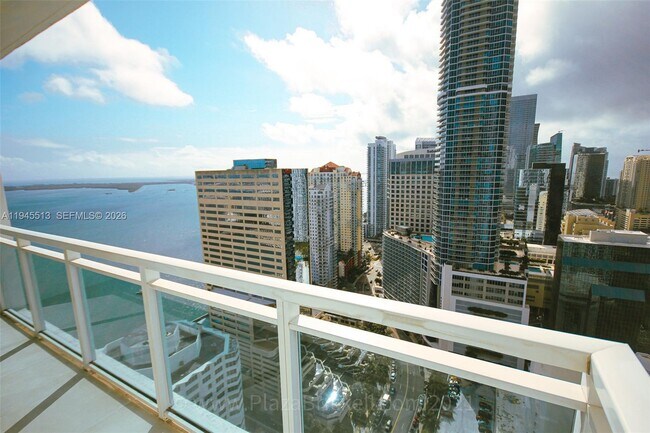 Building Photo - 950 Brickell Bay Dr