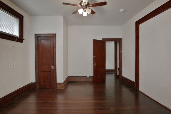 Building Photo - 1611 Summit St