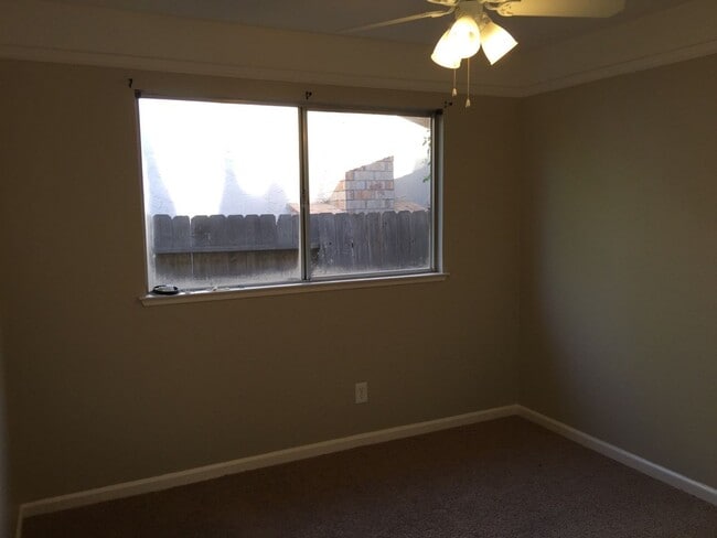 Building Photo - Clean Large 4 Bedroom 2 Bathroom Home For Rent - Section 8 Vouchers Accepted.