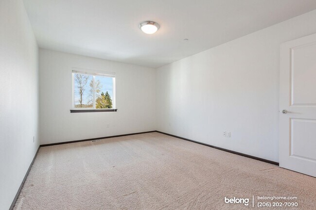 Building Photo - 12010 27th Ct S