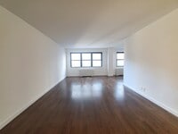 Building Photo - 401 E 88th St