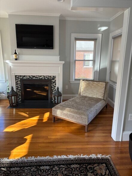 Building Photo - 569 Commonwealth Ave