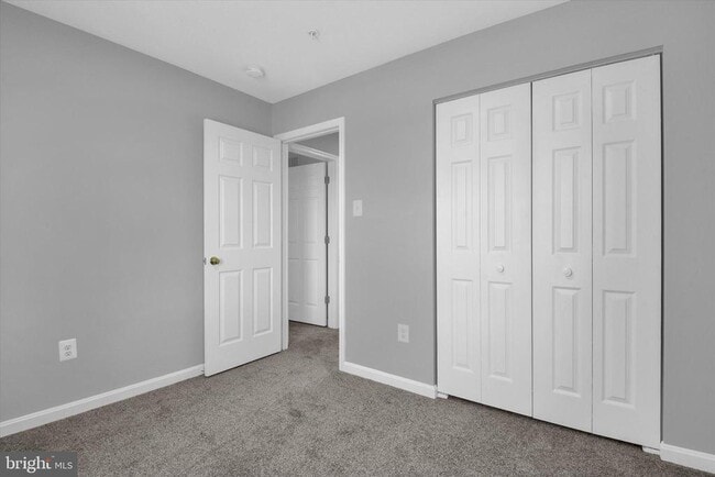 Building Photo - 658 Boxwood Dr