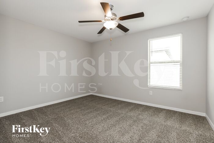 Building Photo - 10228 Cool Waterlily Ave