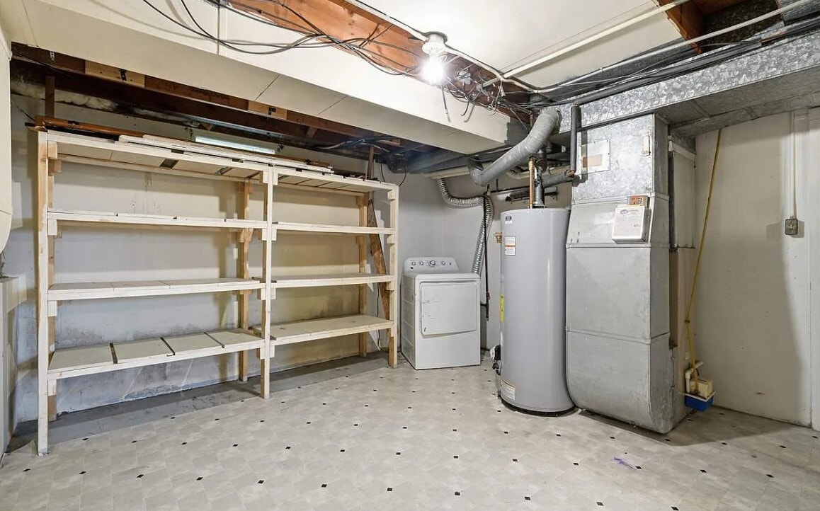 Maintenance/Laundry/Garage Landing - 1672 10th St NW
