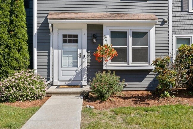 Building Photo - 5 Aspen Ln