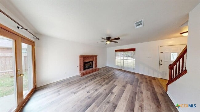 Building Photo - 609 Man O War Dr