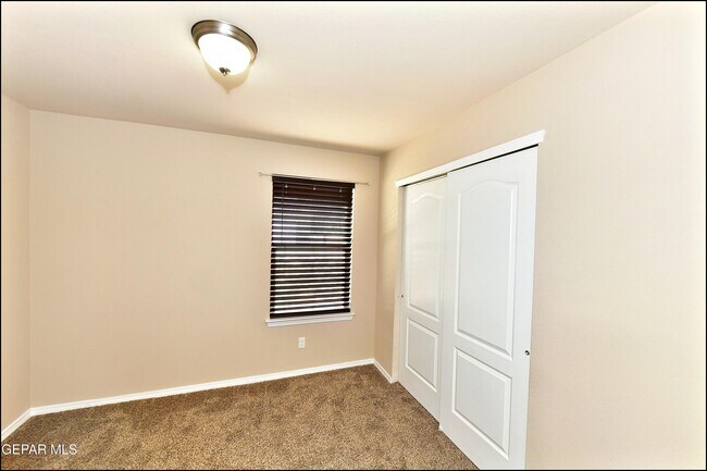 Building Photo - 916 Villa Seca Dr