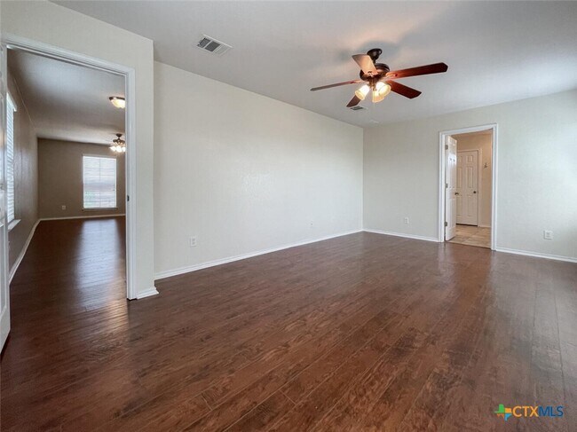 Building Photo - 2237 Stoneleigh Dr