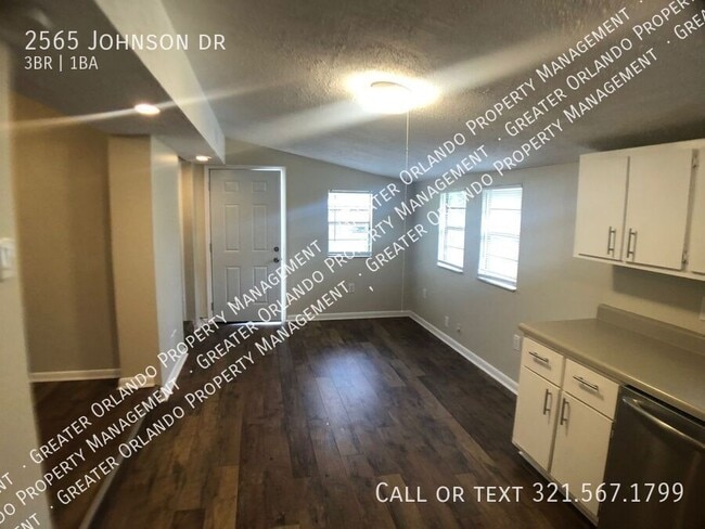 Building Photo - 2565 Johnson Dr