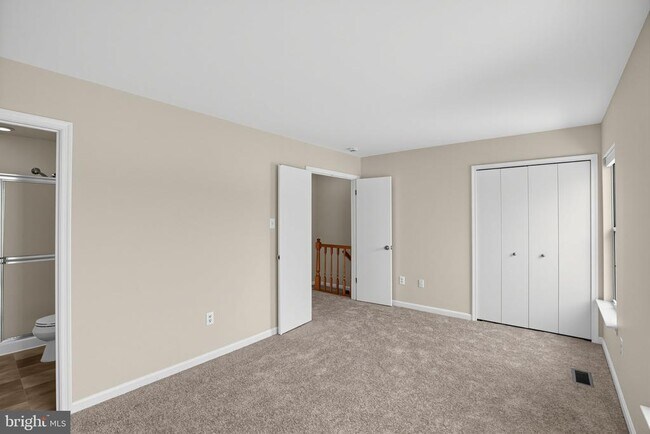 Building Photo - 502 Meadowmist Way
