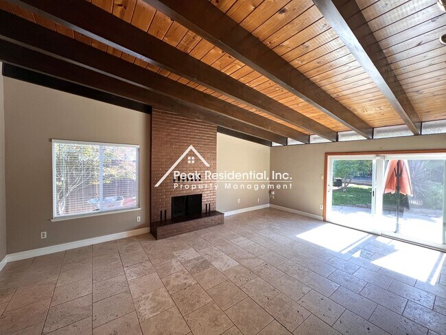 Building Photo - Spacious 2bd/2ba Arden Area Home-Must See!