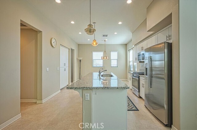 Building Photo - 661 Sawyer Pl