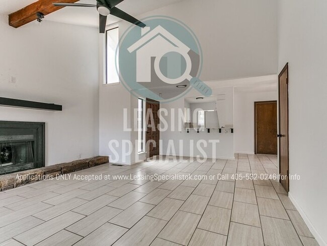 Building Photo - 2 Bed 2 Bath Garden Home in SW OKC's The R...