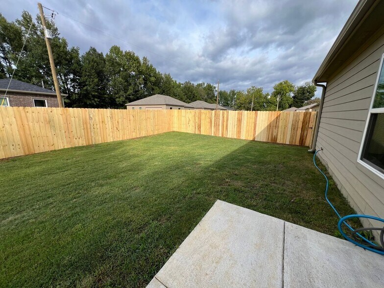 Building Photo - 507 E Mississippi St