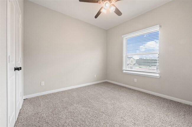 Building Photo - 14010 Longstreet Rd