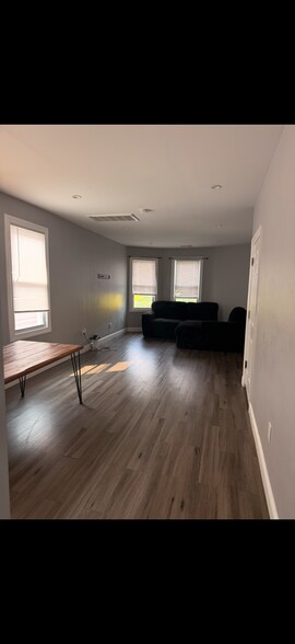 Building Photo - 1008 Boudinot Pl