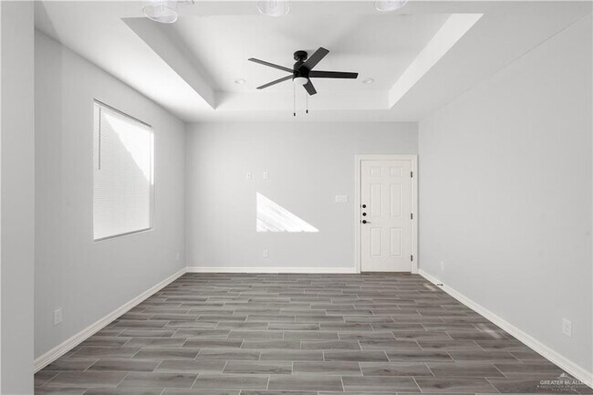 Building Photo - 504 N Onyx Ave