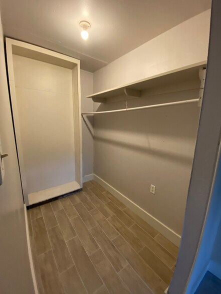 Building Photo - 2119 Pearson Dr