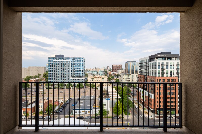 Building Photo - 475 W 12th Ave