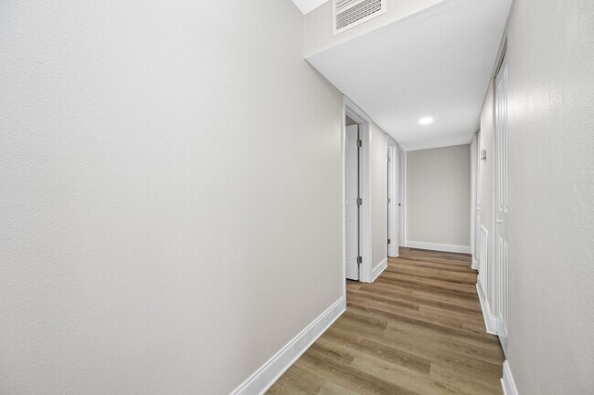 Building Photo - Davis Islands! RARE 3/2 FRESHLY RENOVATED,...